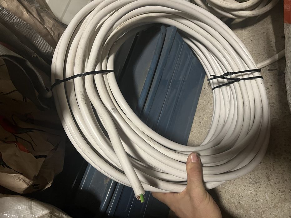 Cabluri electrice , curent