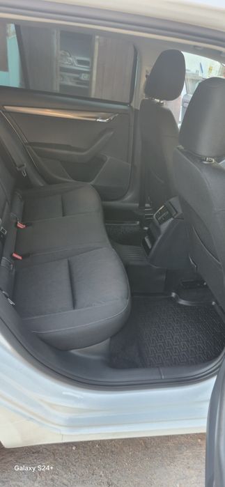 Vând Skoda Octavia
