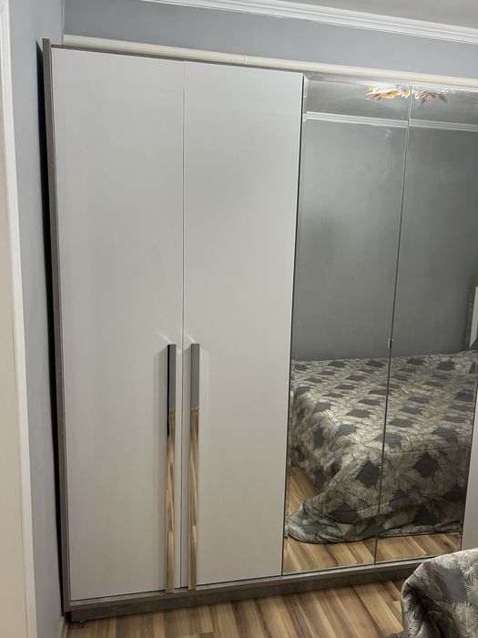 Продам спальный гарнитур