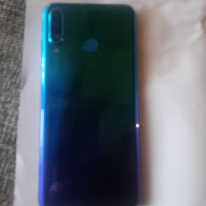 Huawei y7p във отлично състояние