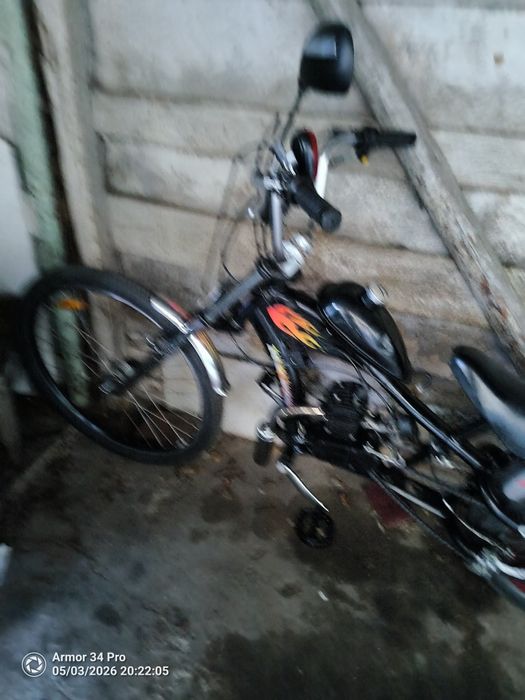Bicicleta chopper cu motor