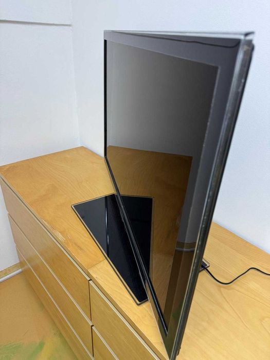 TV LED Samsung 37” UE37D5000 Full HD – 4x HDMI – stand inclus