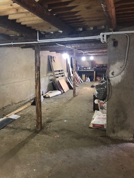 Uchaska sotiladi 74.000$