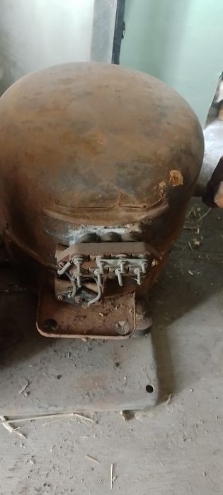 Компрессор трехфазный с кандисатором