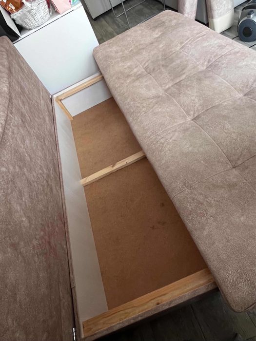 Срочно продаю диван