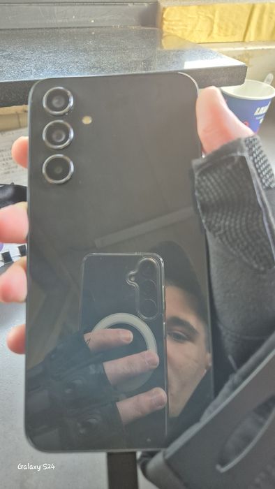 Продавам Samsung Galaxy A54
