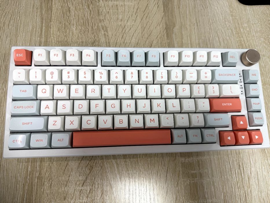 VGN klaviatura bir oz ishlatilgan srochniyga sotiladi