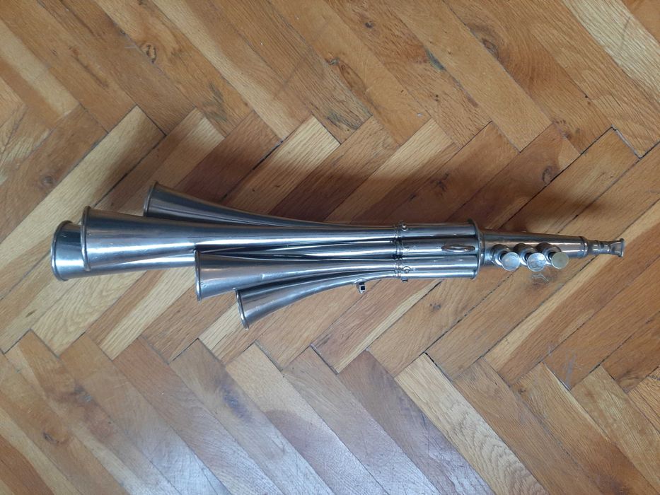 Музикален инструмент - фанфар