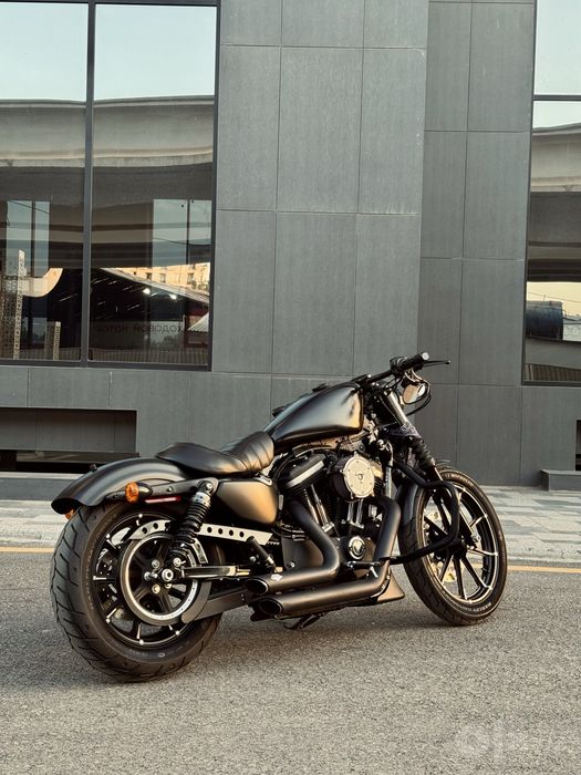 Harley Davidson Sportster XL883N Iron