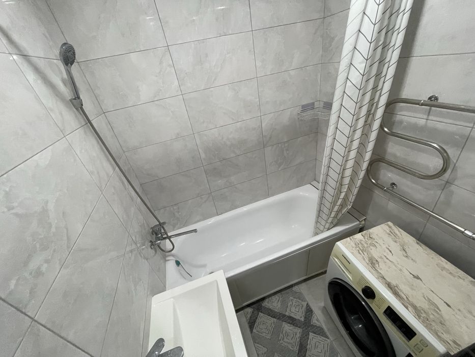 Продам 2шку на ул Базовая 2/3