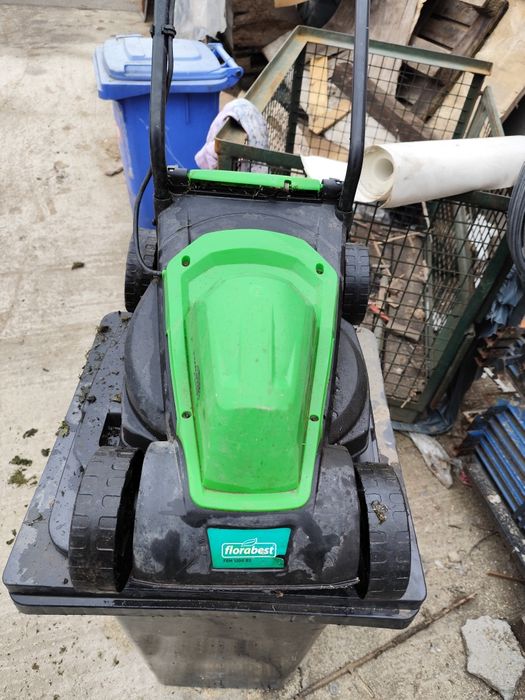 Masina electrica de tuns iarba