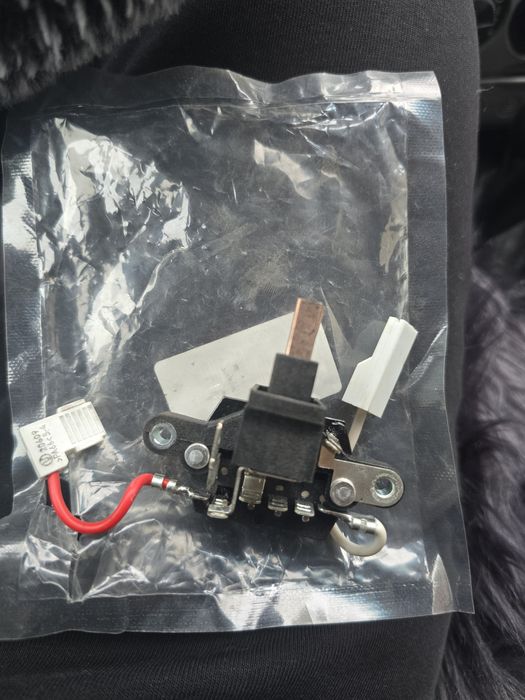 Регулятор напряжение на генератор  6500