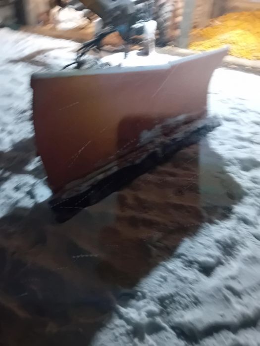 Lamă de dezăpezit profesională 3.8m – reglaj hidraulic