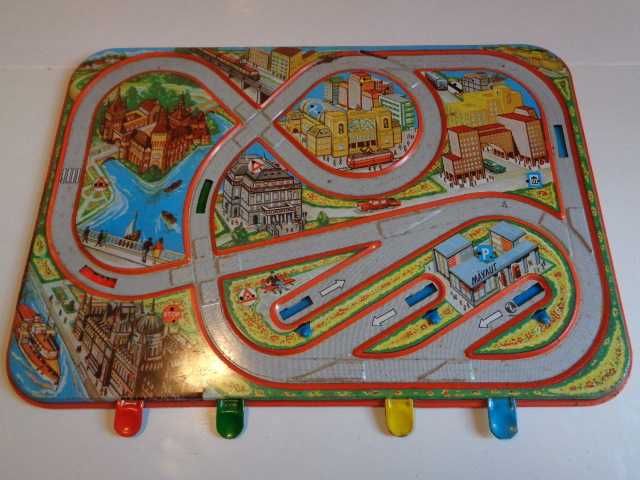 Valize vechi de epoca ,jucarie  copii circuit curse  veche,de colectie