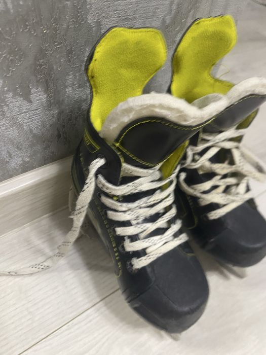 Продам коньки Размер 29.5