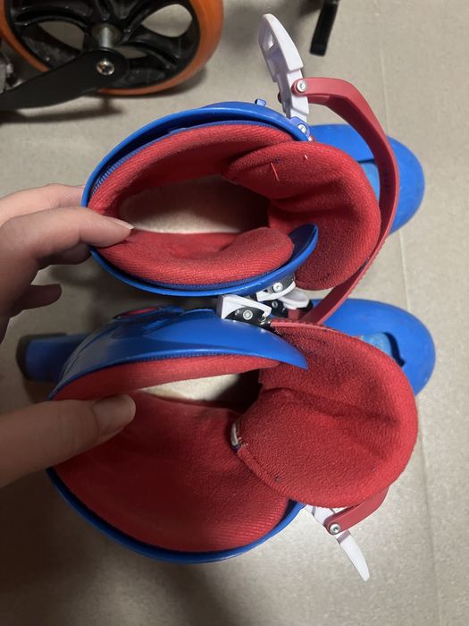 Роликовые коньки