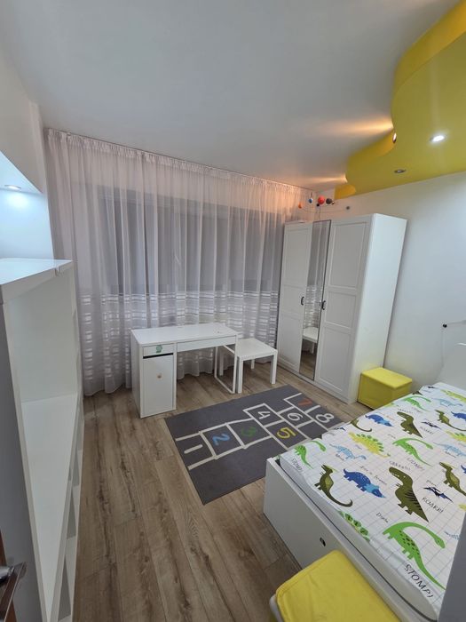 Inchiriez apartament 2 camere + parcare