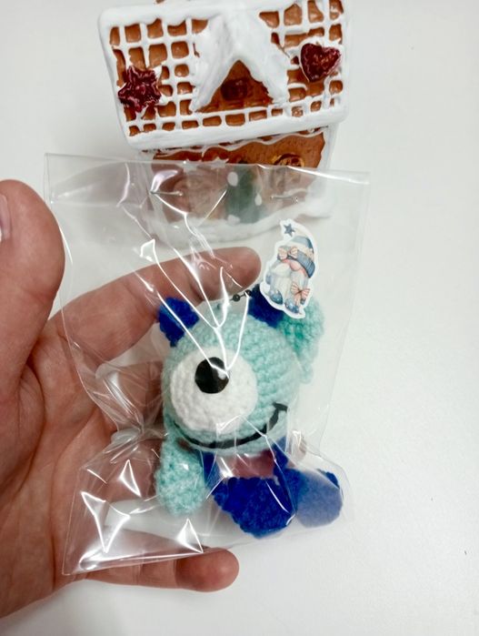 Вязаные игрушки -брелки, ручная работа