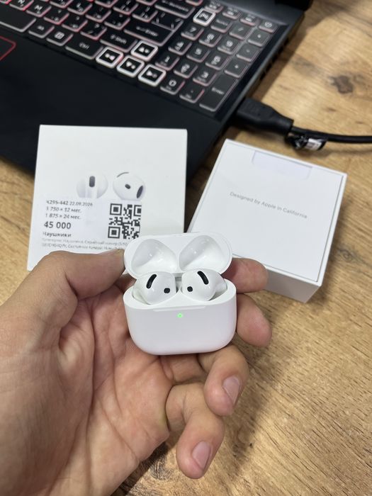Наушник AirPods 4