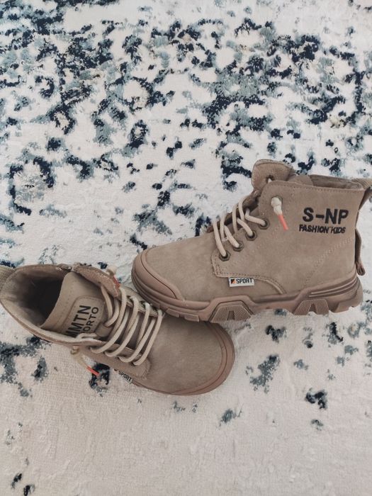 Продаются ботинки 31 размера