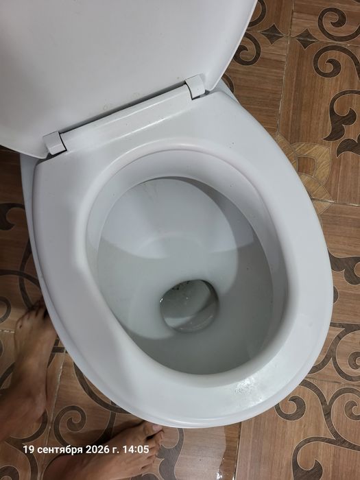 Продам чистый унитаз