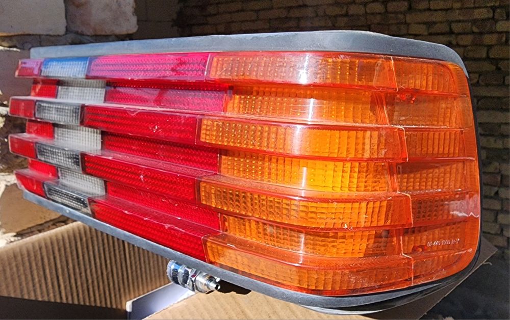 Продаётся задний стоп от мерседес 126