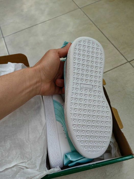 PUMA BASKET BOW Момичешки баскетболни кецове 32 номер.