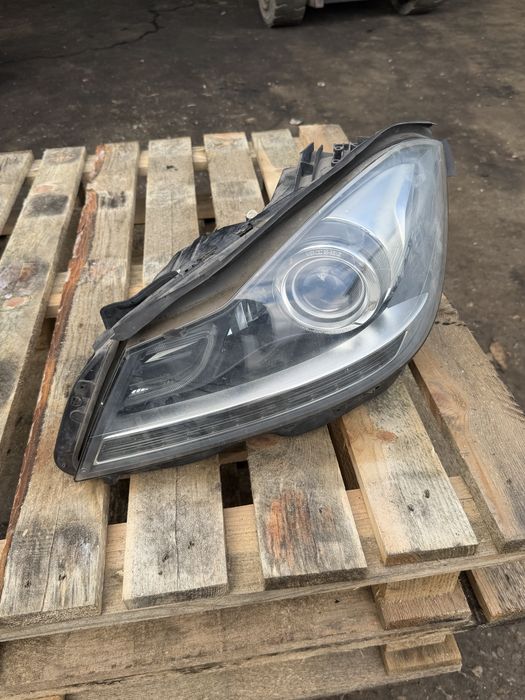 LED фар Ляв Mercedes W204 C Class Facelift Ксенон с забележка ном 2