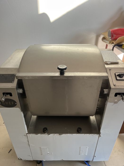 Поодам тестомес б/у.