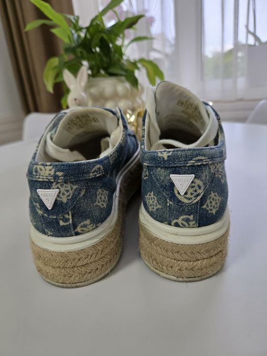 Ескадрили Guess размер 36