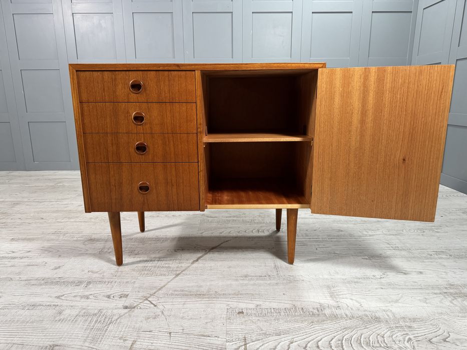 Шкаф - скрин от 60-те К093