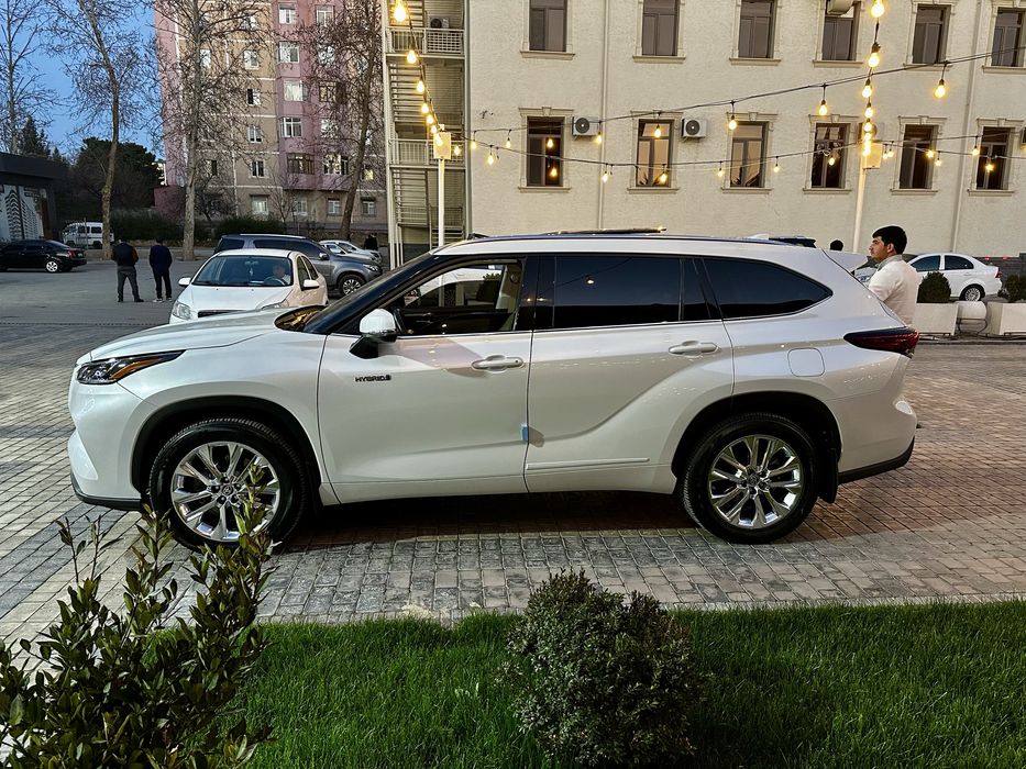 Toyota Highlander 2022 — 5