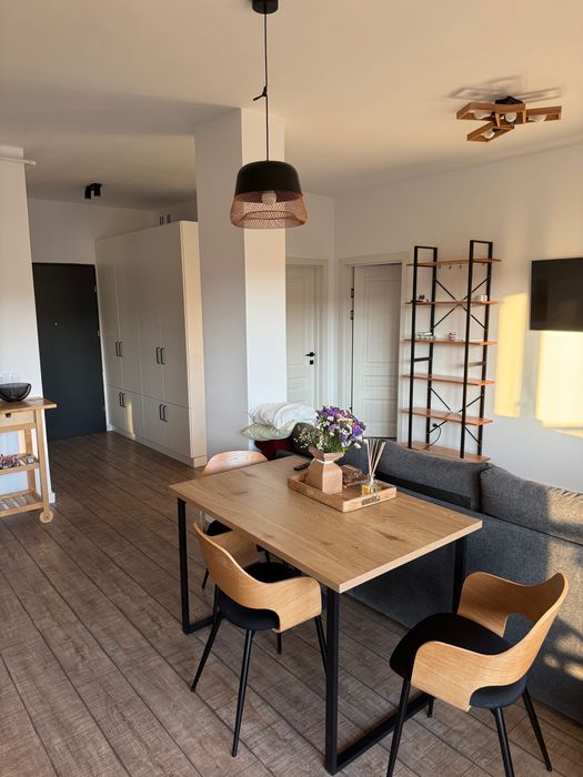 Închiriez apartament 2 camere 50mp, recent renovat | Iris - Fânețe | Balcon 16mp | AC | Parcare în subteran opțională