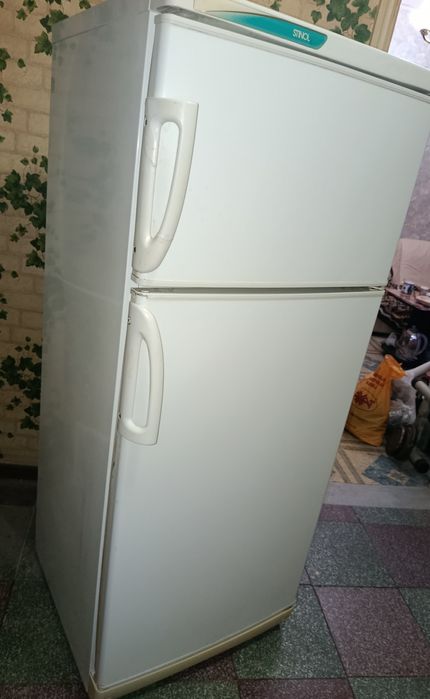 Холодильник  STINOL. Работает отлично.