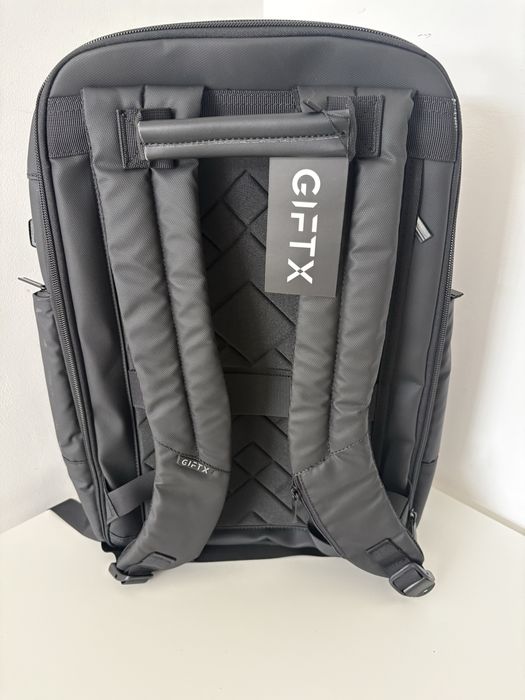 Rucsac profesional GIFTX Centro laptop 17” – extensibil, impermeabil, USB – Nou