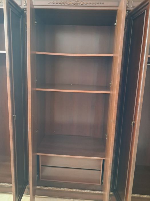 Спальный гарнитур , в Стиле