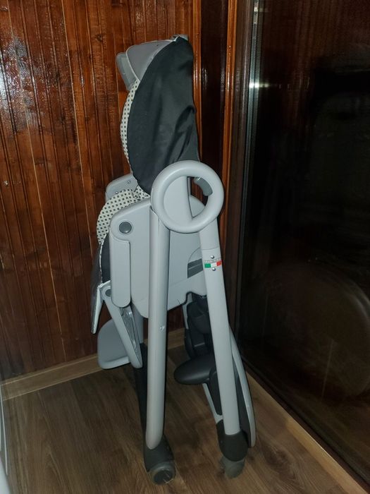 Scaun de masa pentru bebelusi - Chicco