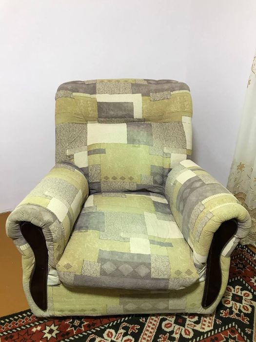 Продам диван и 2 кресла