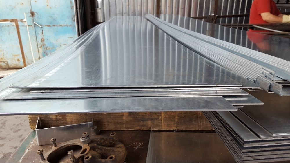 Tablă zincată dreapta 0.38*1000*2000