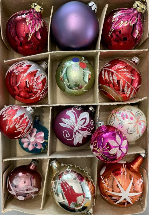 Globuri vechi pentru bradul de Craciun