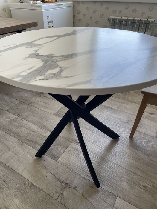 Стол круглый кухонный