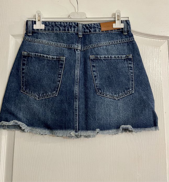 Пола размер С НАМАЛЕНА на 12 евро