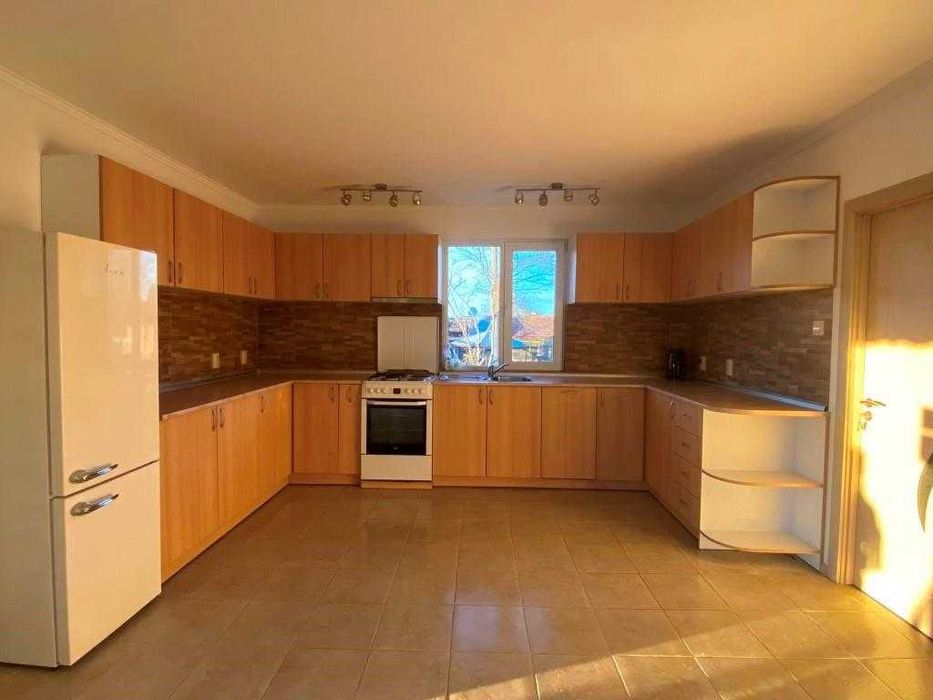 Новопостроена едноетажна къща с 2 спални | На 24 км от Добрич