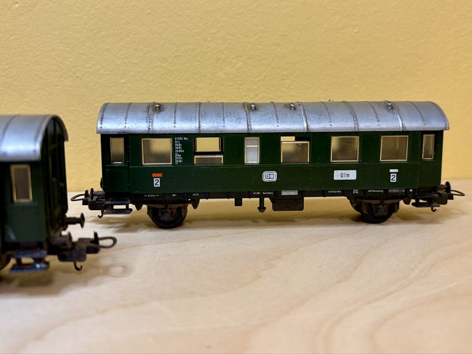 Два пътнически вагона Lima 1-ва и 2-ра класа администрация DB влак, влакче, локомотив