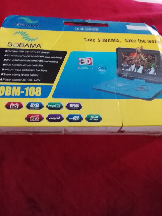 Дивиди плеер можно слушать музыку смотреть фильмы  радио тоже есть