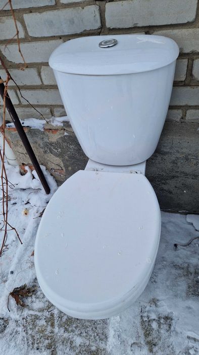 Продается унитаз