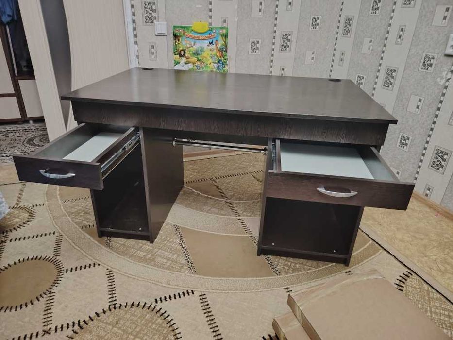Компьютерный стол