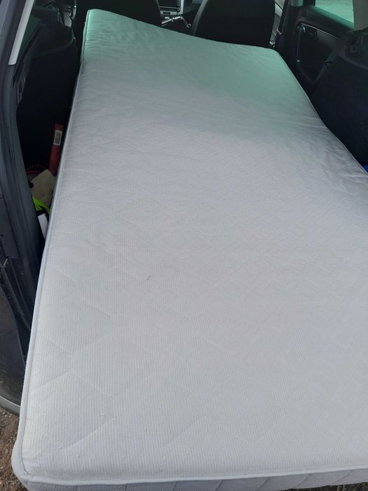 Продавам матрак 200х100 в перфектно състояние.