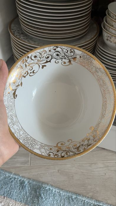 Набор посуды (тарелки и пиалы)