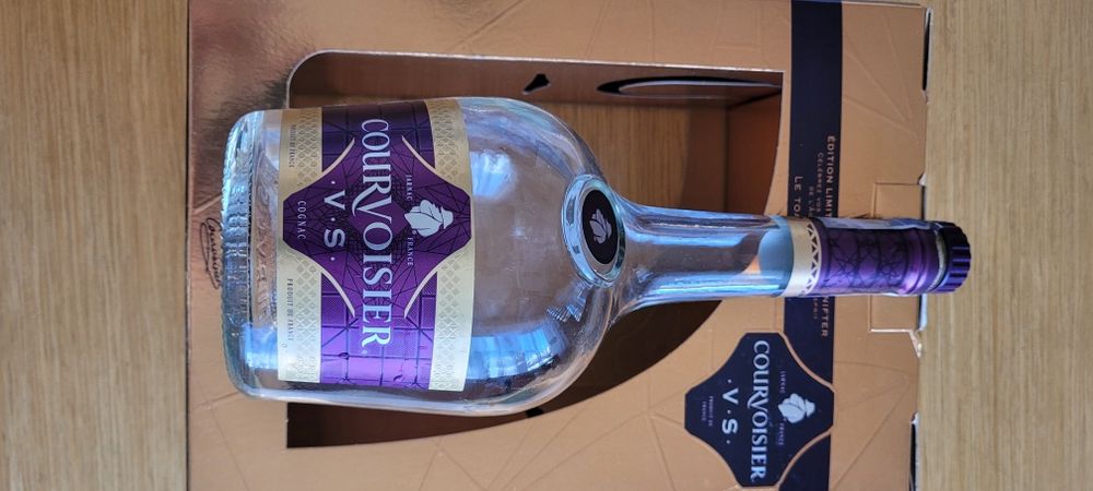 Бутилки с кутии от коняк Courvoisier, Gautier, Ararat.